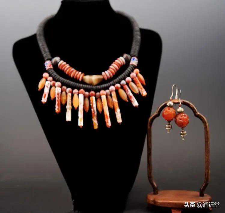 春花红似火-辽金玛瑙佩饰赏析