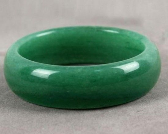 东陵玉是什么？它与翡翠有多相似，我们该如何区别呢？