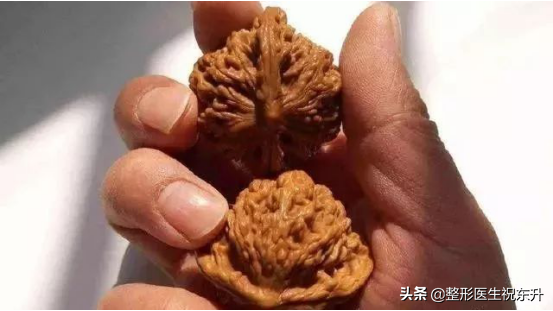 你知道吗？把玩核桃也养生，舒筋健骨、抗衰老...