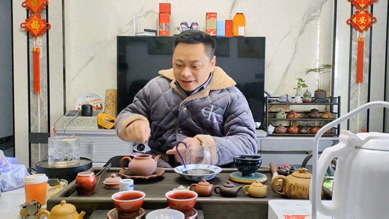 炫耀可以，错的是拿一个陶手的尊严，去抬高自己的高贵