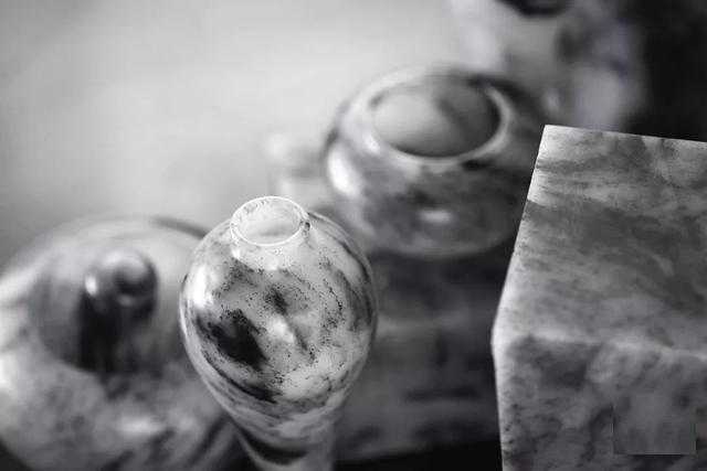 浓、淡、聚、散、形——和田玉里的青花之美