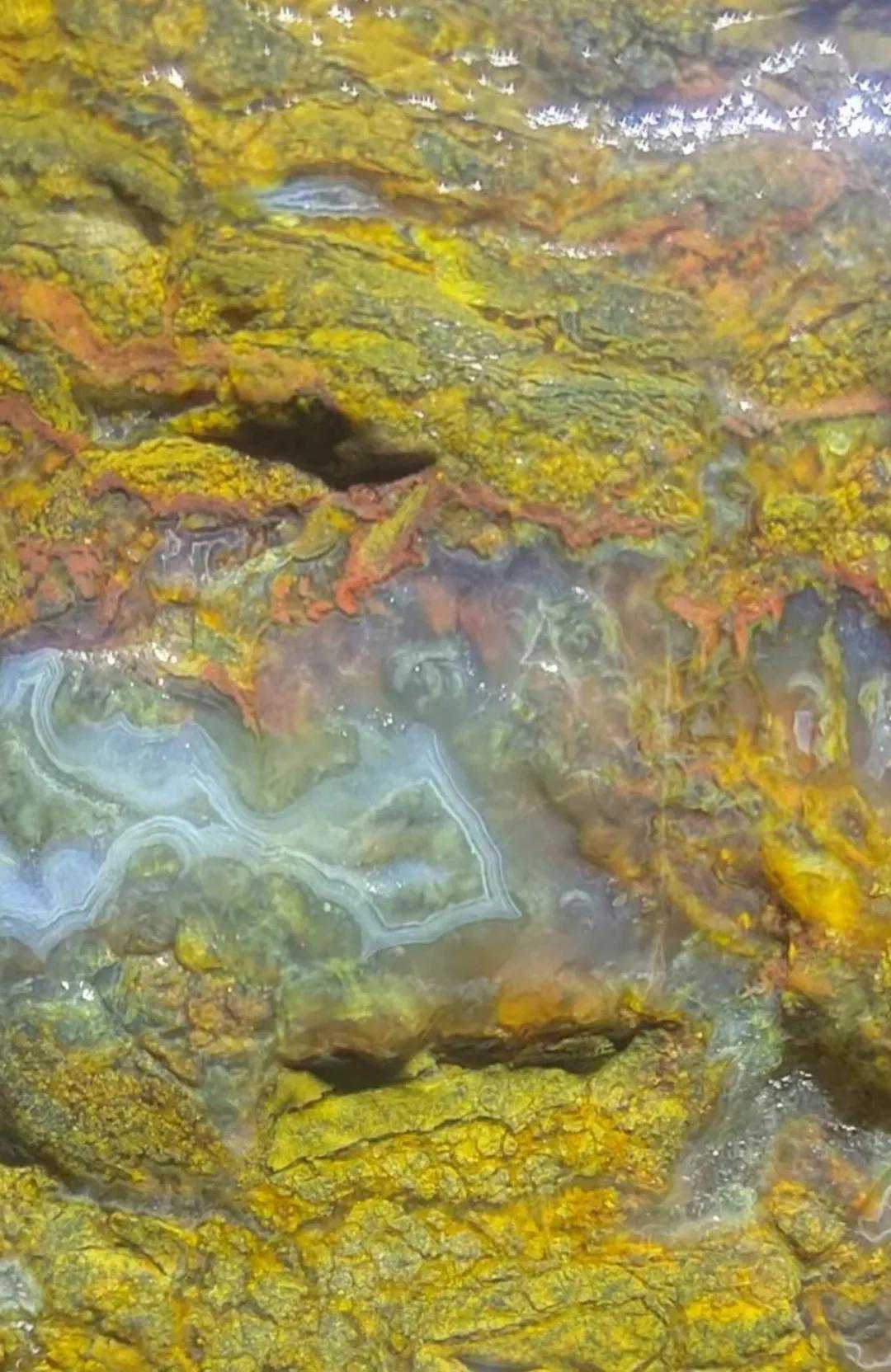 草花玛瑙的形成