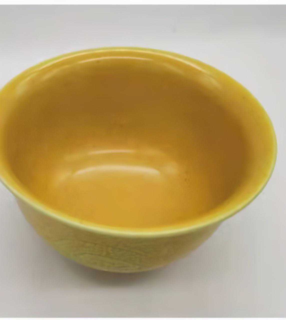 精品推荐—黄釉刻花碗，釉里红鸳鸯戏莲笔筒