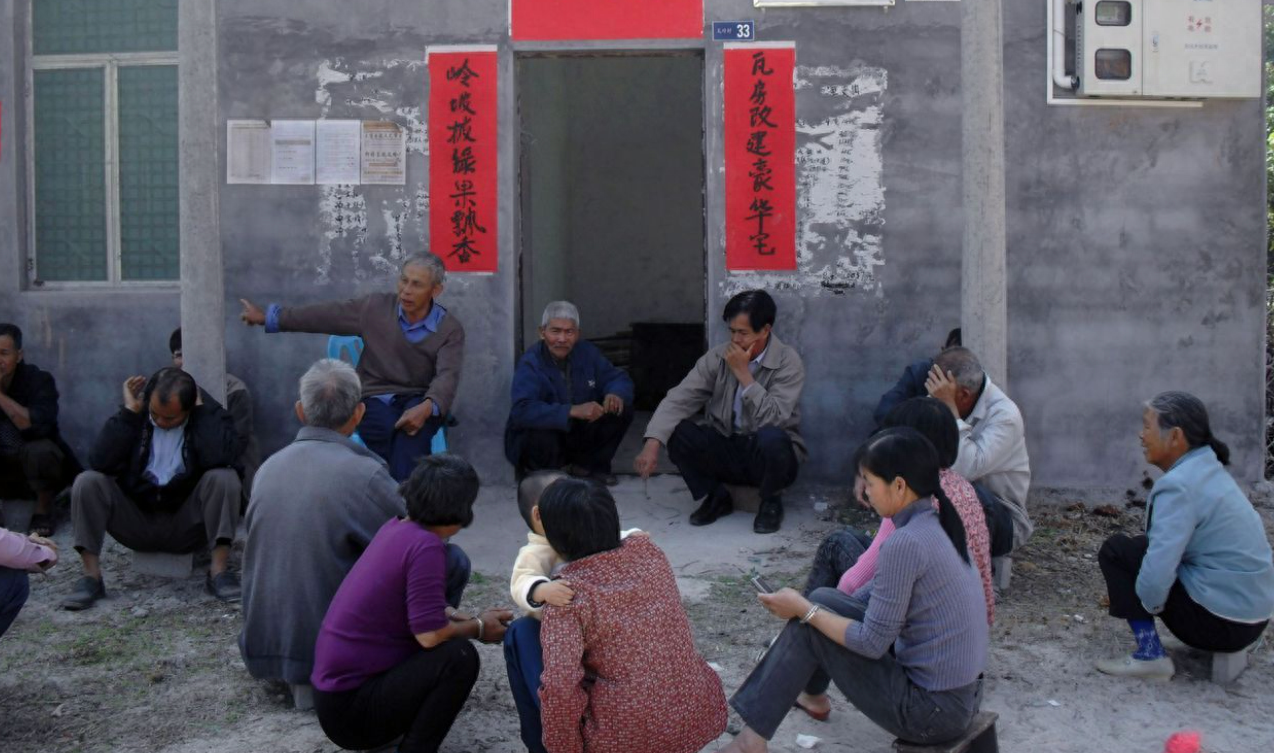 公婆让我卖掉婚房给小姑子看病，老公也支持，我选择结束婚姻