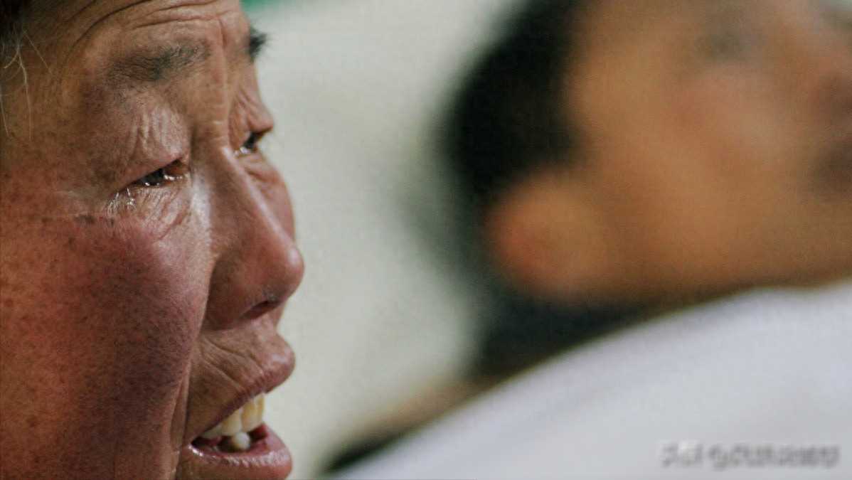 宝鸡一男子捡到铜环送给老婆当戒指，陌生男人上门：五万元卖给我