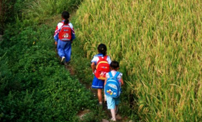 68岁的我想去儿子家养老，儿子怒斥：房子是岳父买的，没你的房间