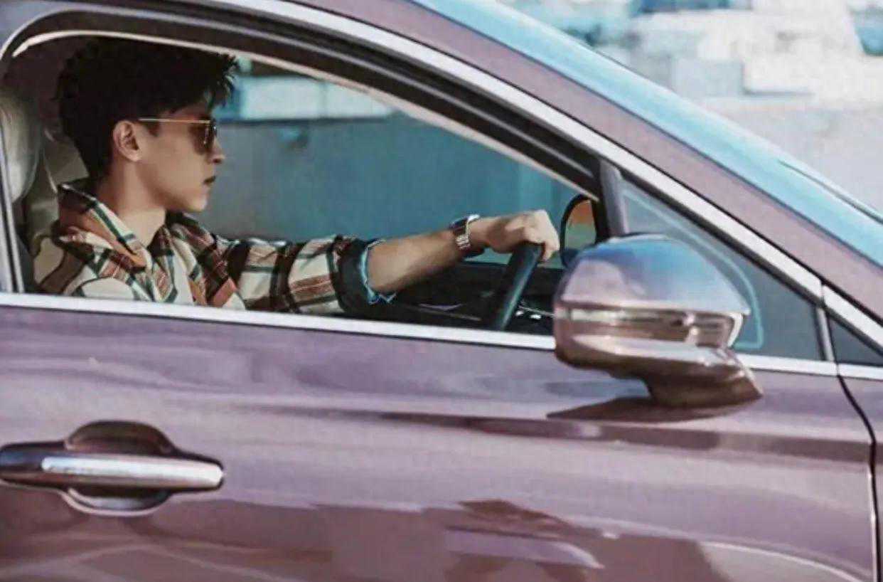 “妈妈说姑姑不嫁人，2套房都是我的”听了儿子的话，我怒不可遏