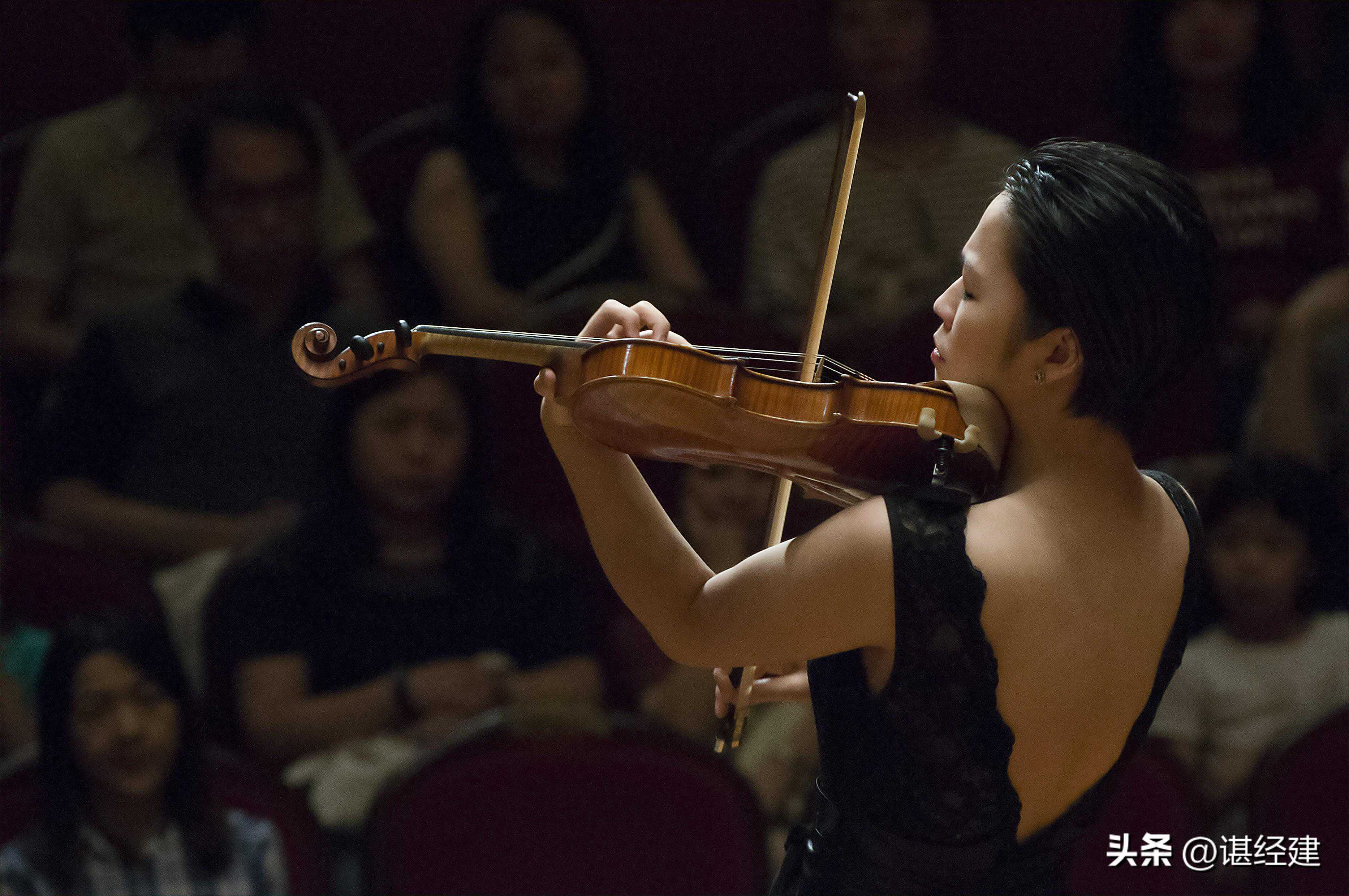 包揽两项中国音乐奖项“金钟奖”“文华奖”的小提琴演奏家党华莉