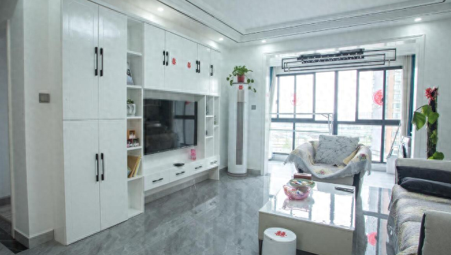 陪嫁六十万不到半年被花光，母亲怒骂女儿：以后你要饭我都不管