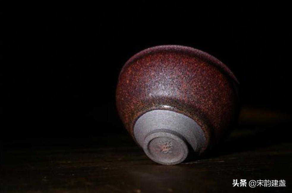 窑变建盏到底是什么？如何深入理解毫变的含义？两者又有何关系？