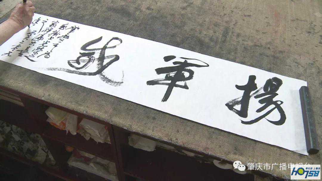 美术大师邬邦生获奖无数，这块“光荣牌”却让他格外珍惜