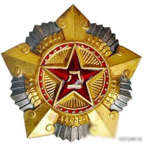 解放军步兵第161师首任师长韩梅村，政委钟辉