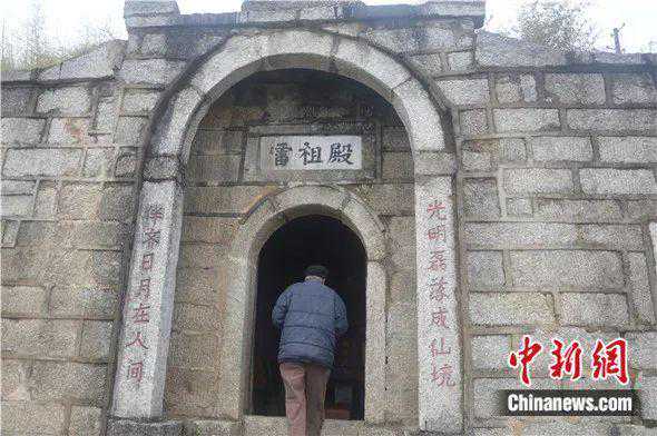 81岁“愚公”深山19年修复明代古石殿，完成父亲遗愿