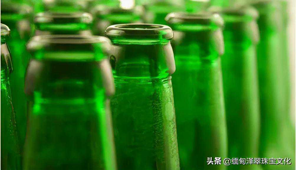 翡翠颜色十八怪，帝王专门有绿戴，图文对照教你看懂手上翡翠的绿