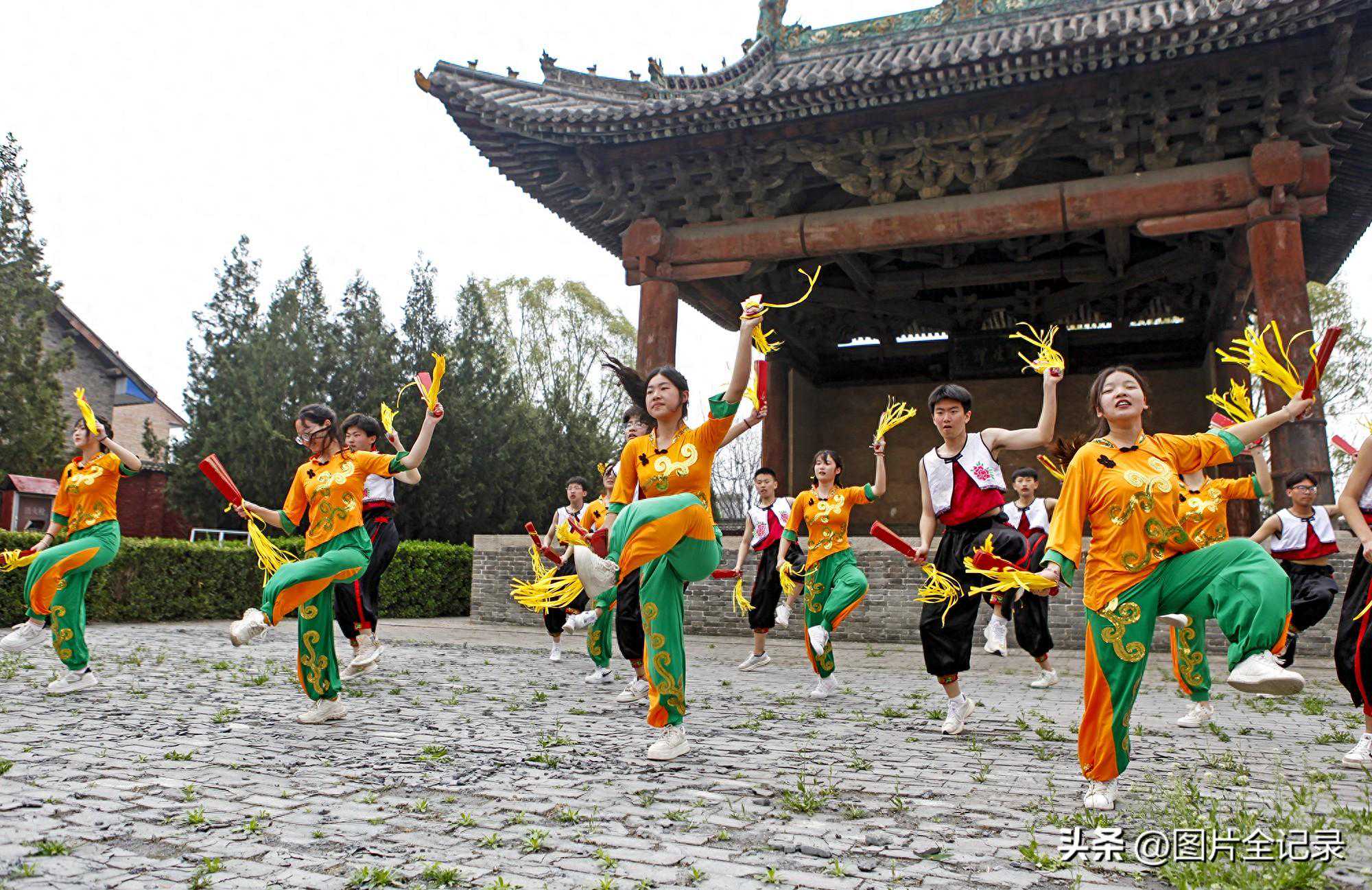 山西翼城：舞动“浑身板” 传承非遗文化