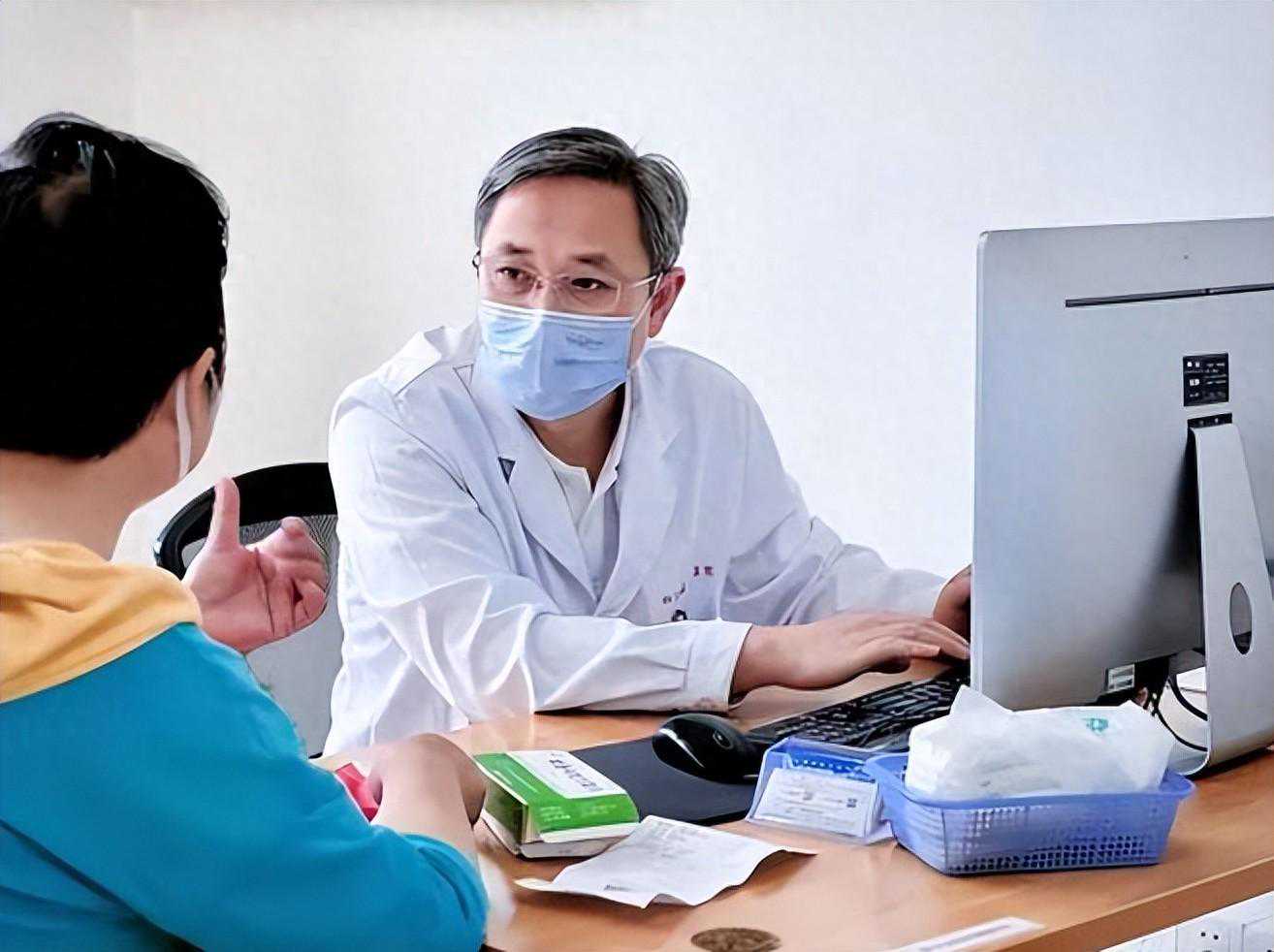 揭秘：为何有些患者偏爱“考验”医生？