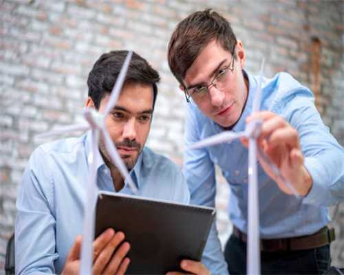 2小伙带只小狗徒步去西藏，一路向西7千里，狗狗能受得了吗