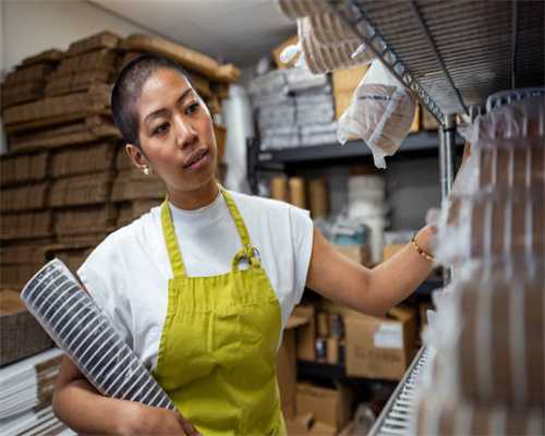 抗疫在社区｜“小巷总理”夏玉妹：“只要居民平安无事，我情愿被他们说两句！”