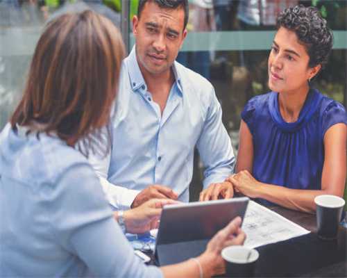 老父给儿子转买房款迟迟不到账，得知银行做法后“先恼后谢”